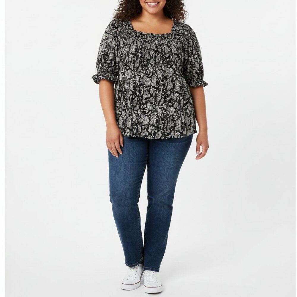 New Floral & Ivy Top size 3X Black White Floral Square‎ Neck Smocked Feminine